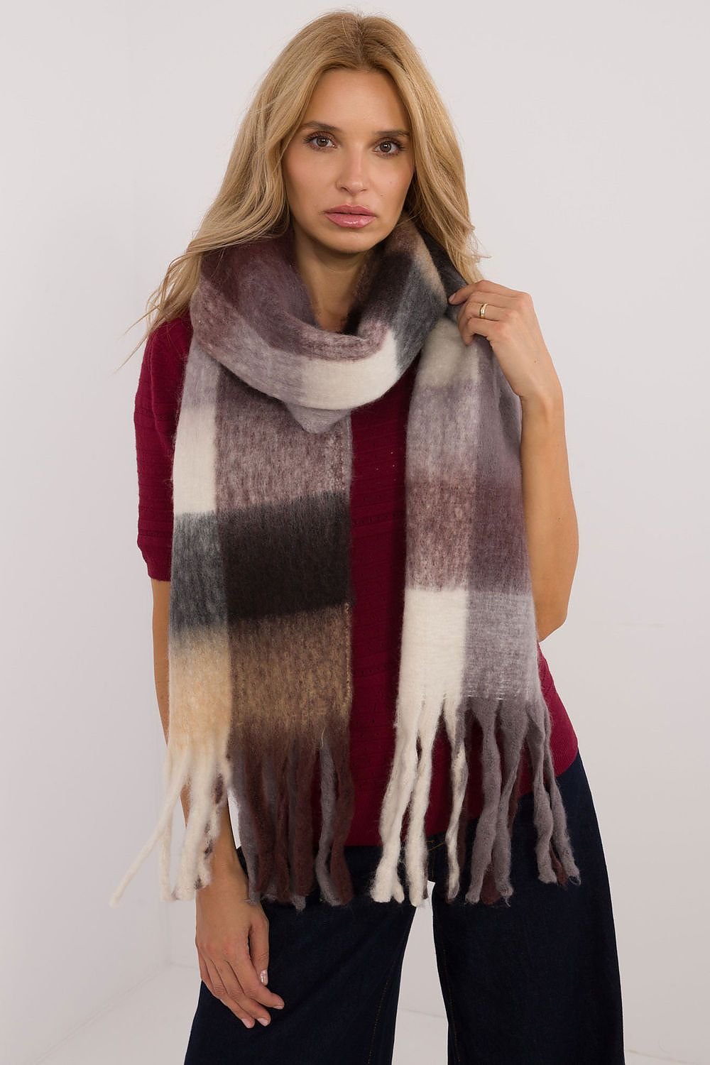 Shawl model 208267 AT