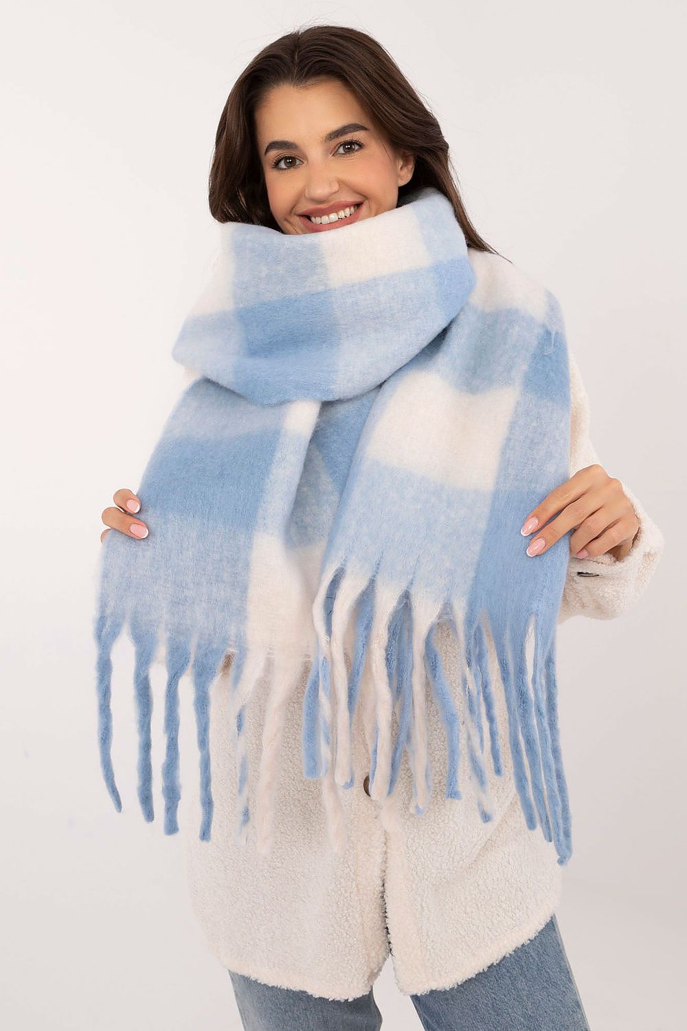 Shawl model 208268 AT