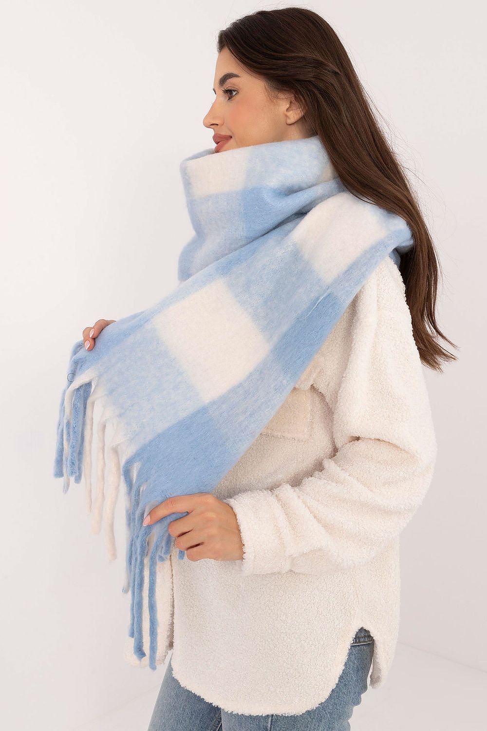 Shawl model 208268 AT