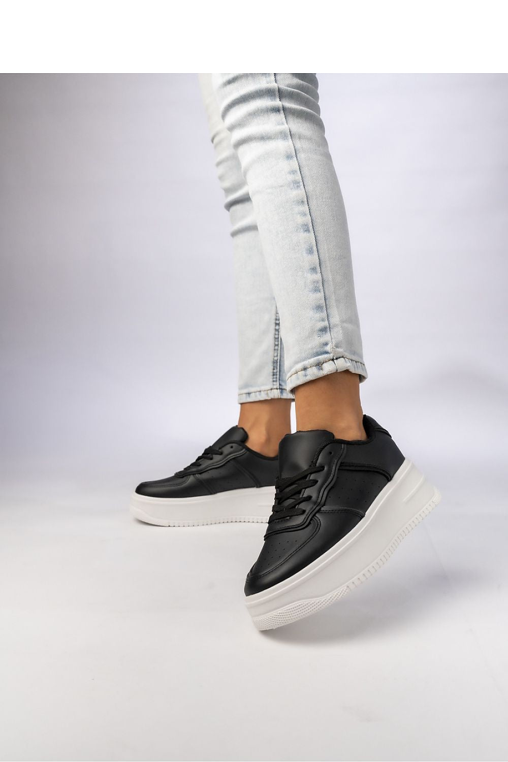 Sport Shoes model 210575 Inello