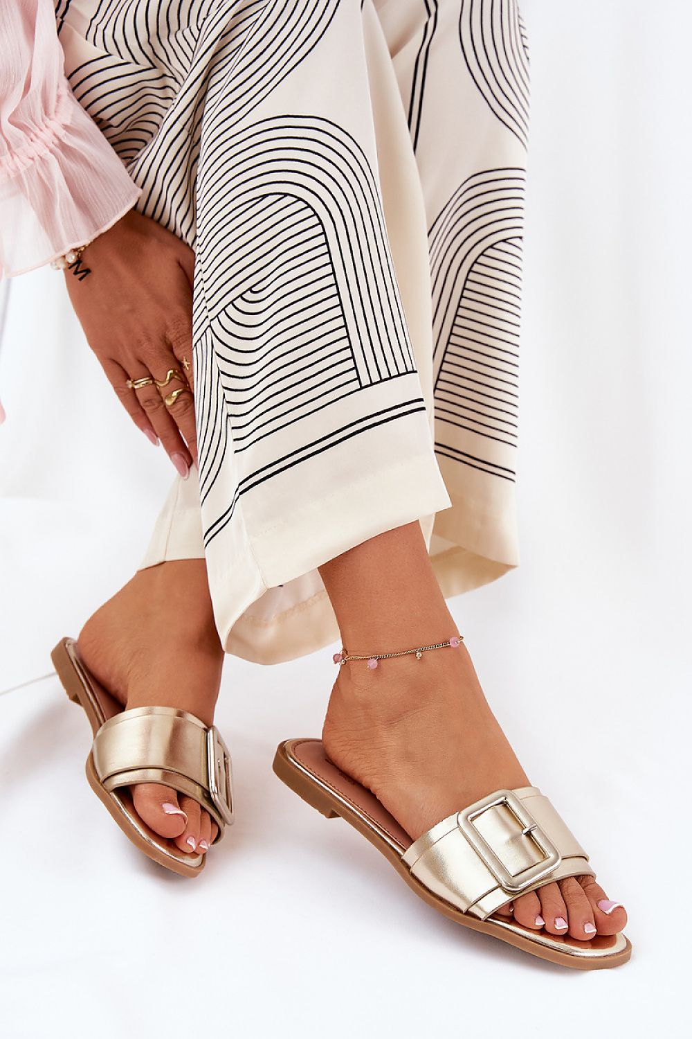 Flip-flops model 211704 Step in style