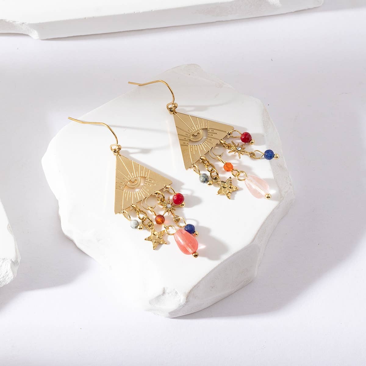 Lovelika - Brincos pendentes triangulares com cristais - Amalia